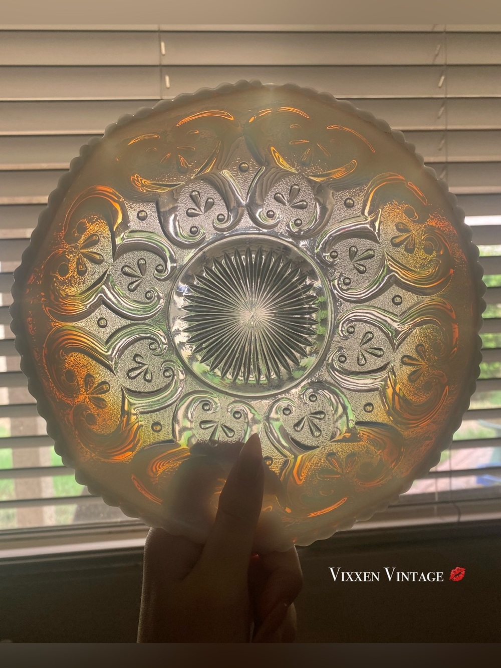 VINTAGE 1950'S NORTHWOOD OPALESCENT RUFFLE EDGE GLASS CANDY DISH